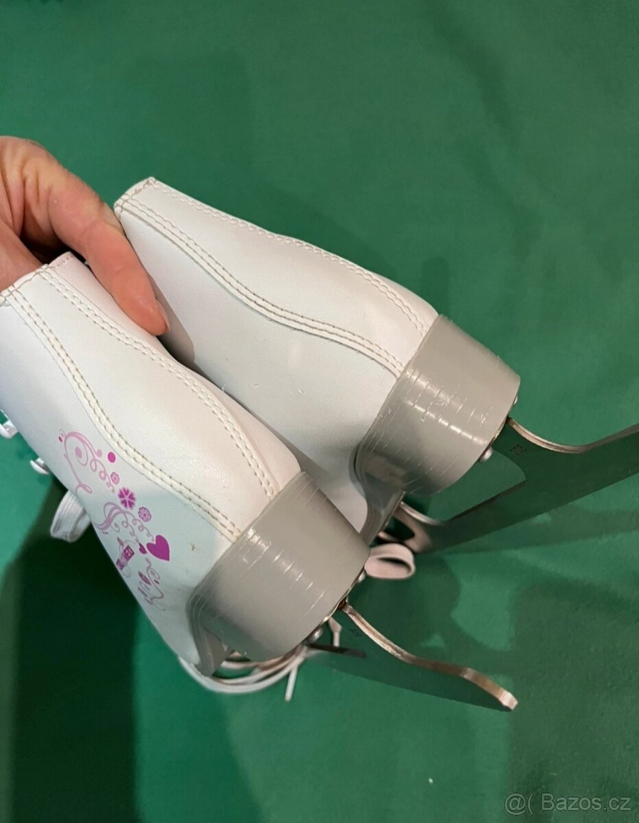 Dívčí lední brusle vel. 33 - 2