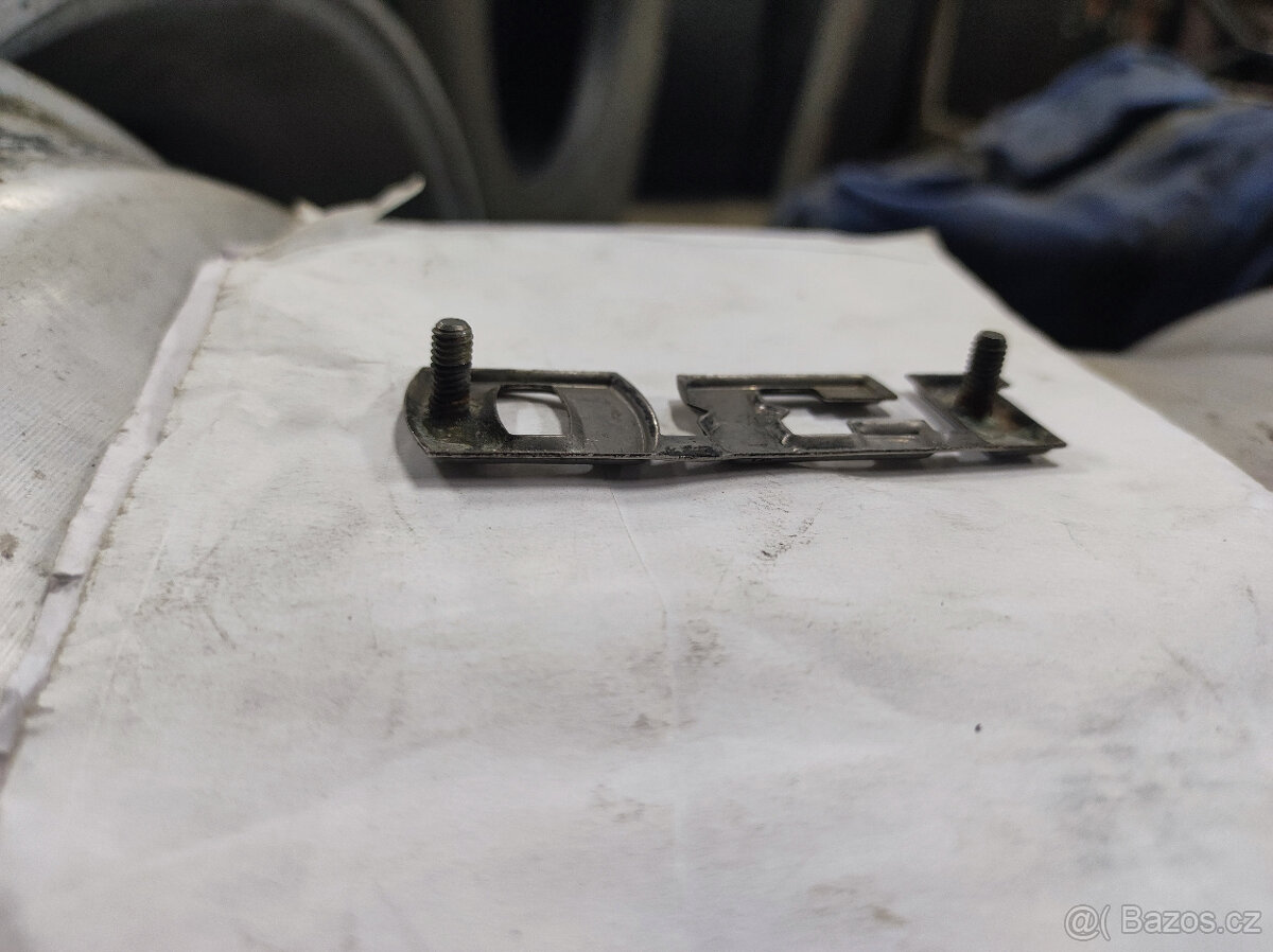 Skoda 130, 125 ; emblem 130 + lista pr.blatniku; emblem 125L - 2