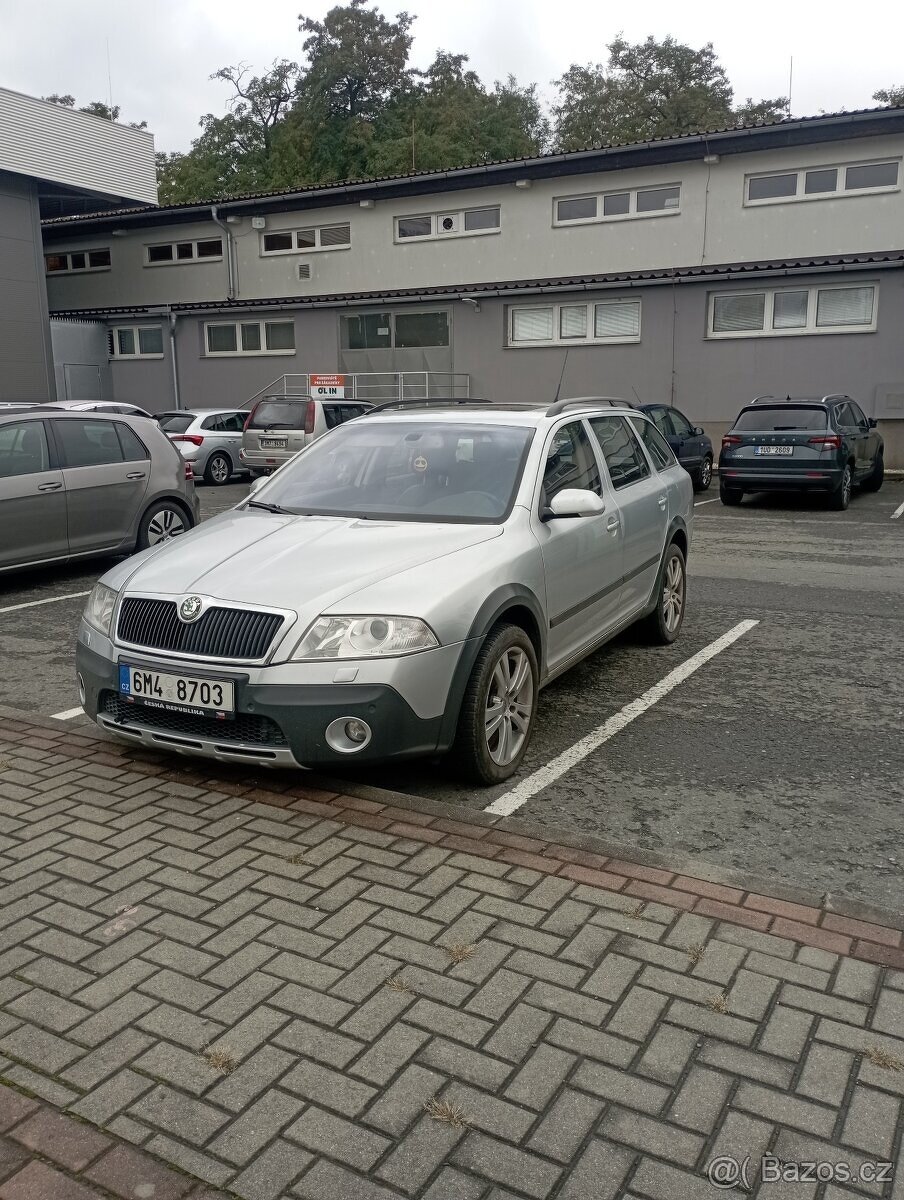 Škoda Octavia II Scout 2.0tdi - 2