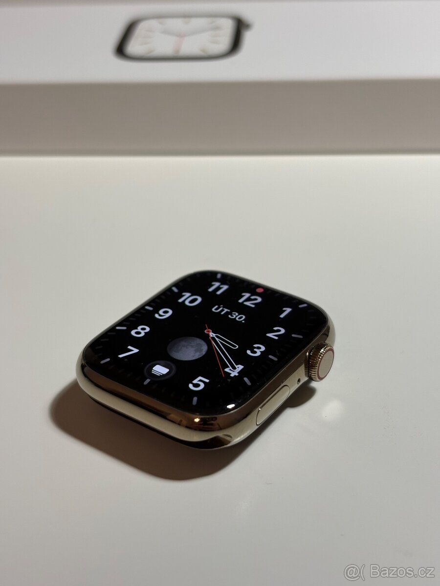 Apple Watch Series 7 (GPS + Cellular), Gold - 2