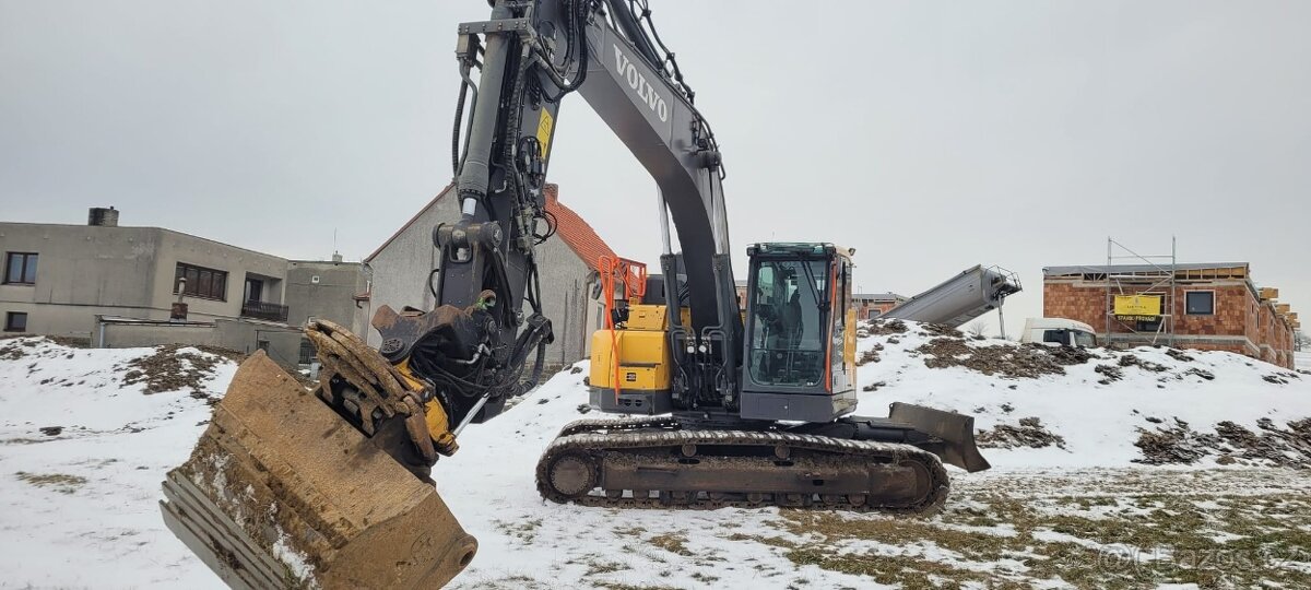 Bagr Volvo ECR235EL - 2