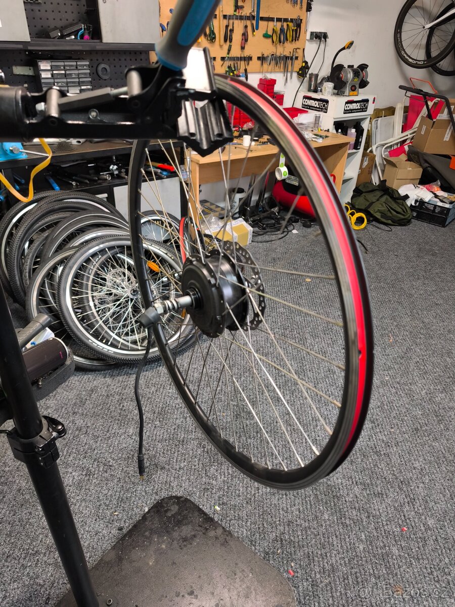 Zadní kolo 28"s motorem Bafang - 2