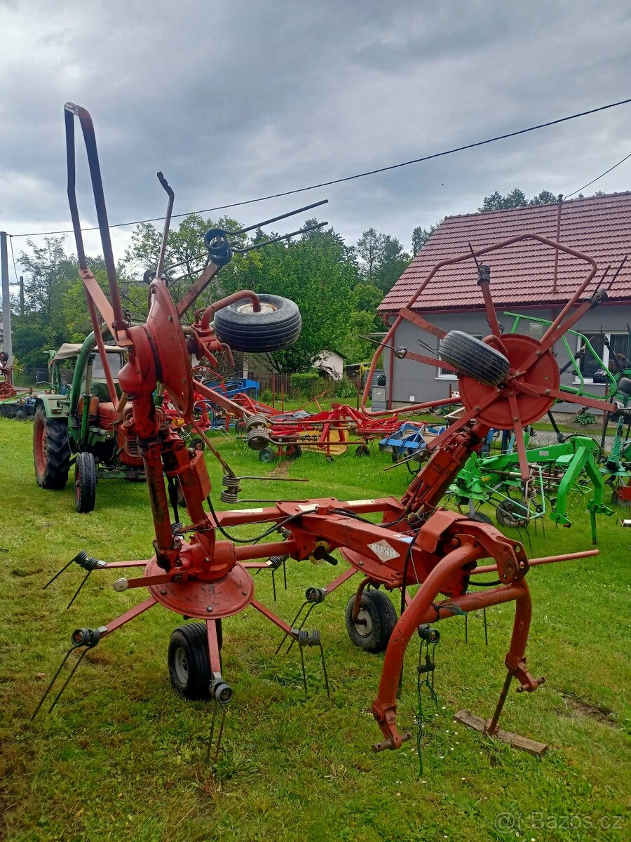 Obraceč sena Kuhn 5 m - 2