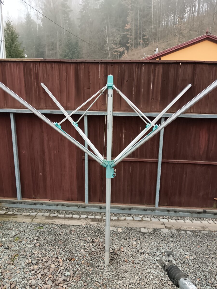 Náchod, hliníkový sušák bez šňůr. - 2