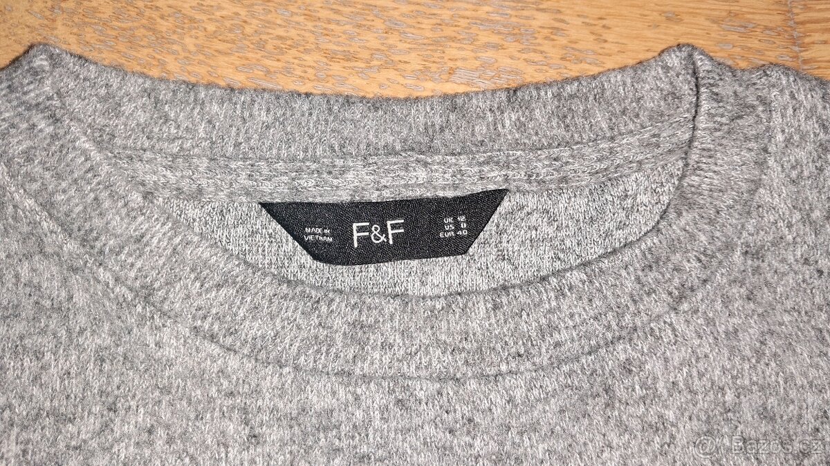 úpletové šaty vel. 40 - 2