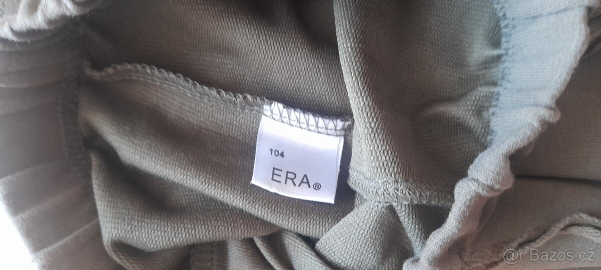 Nove teplaky c.104 - 2