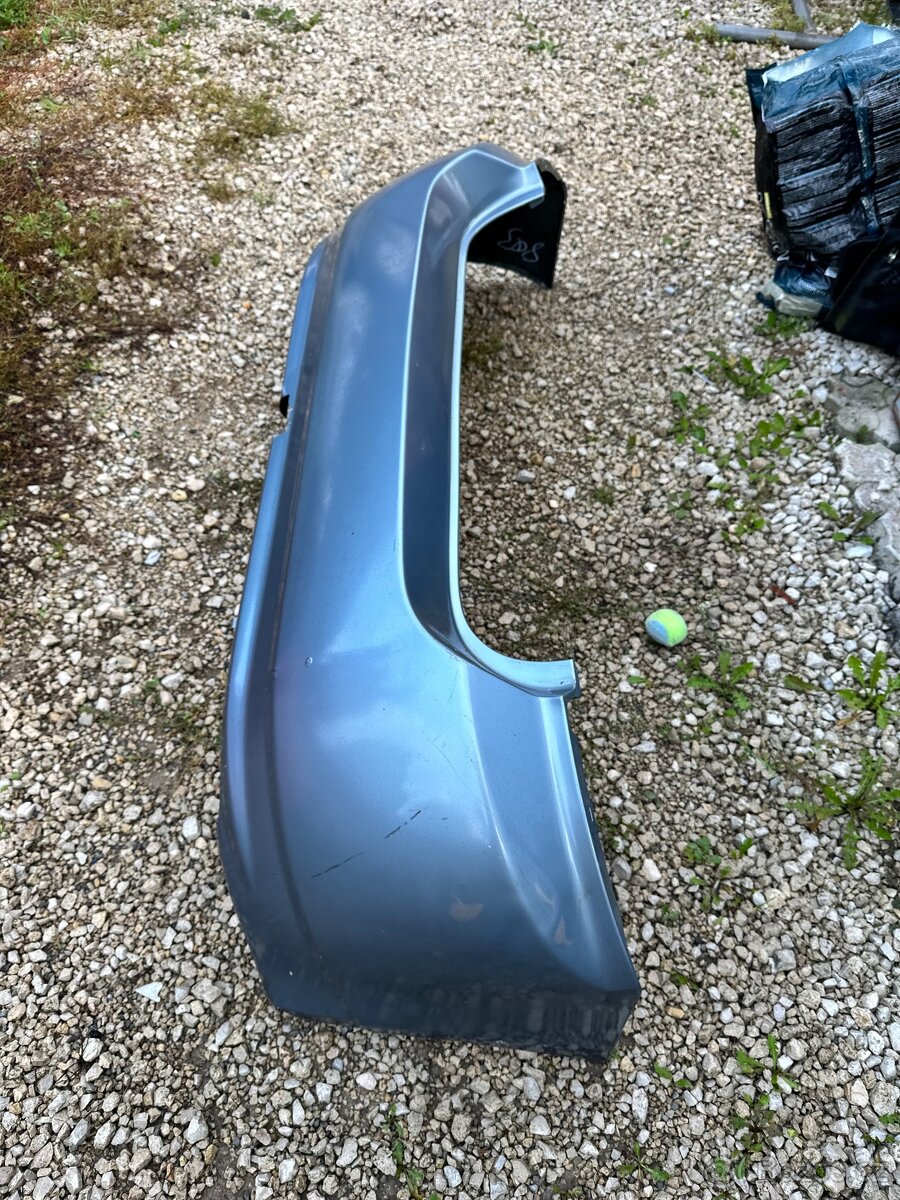 Predám dvere Blantik nárazník Corolla E12 2002-2006 - 2