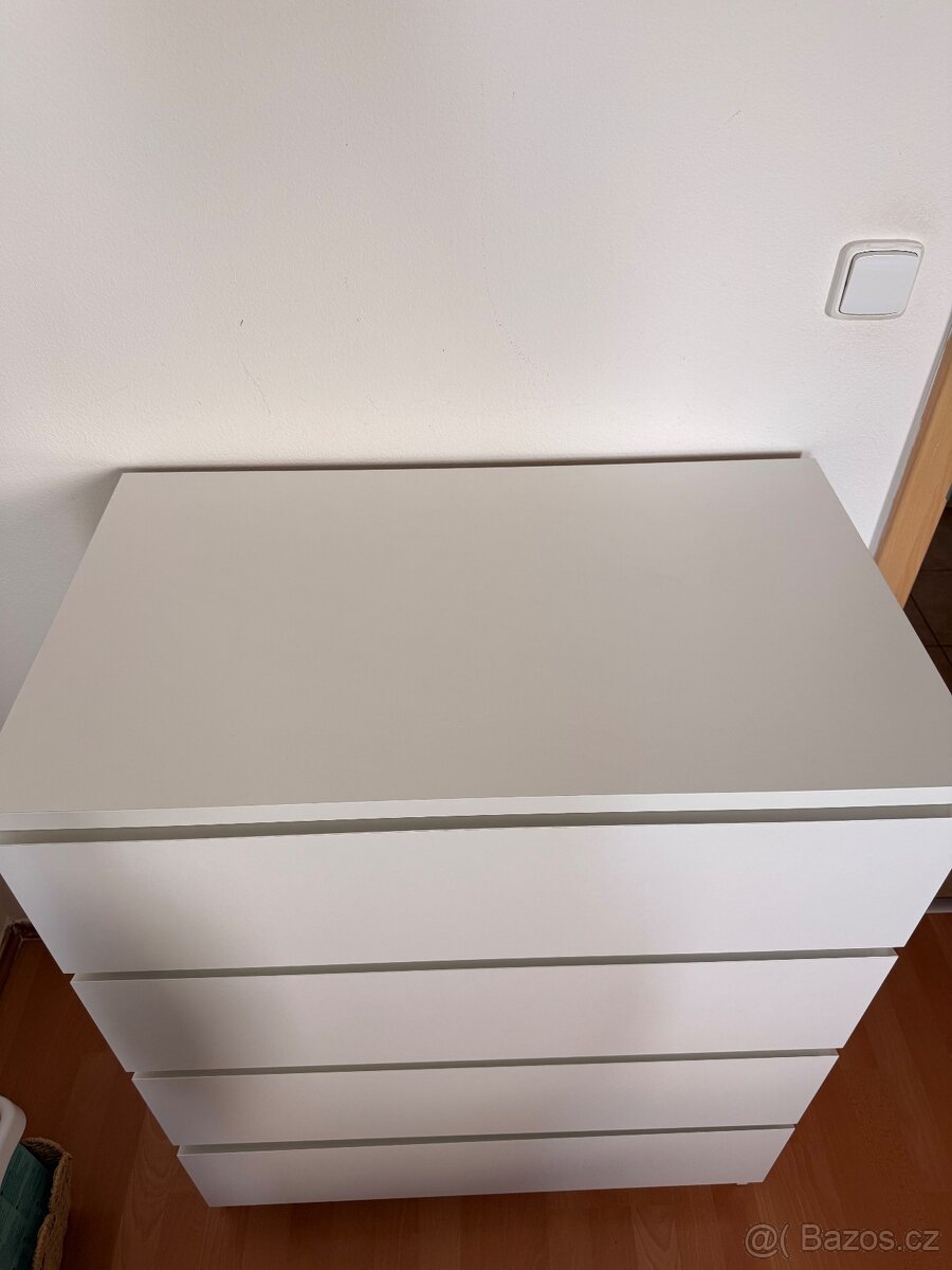 KOMODA SE ŠUPLÍKY - 2