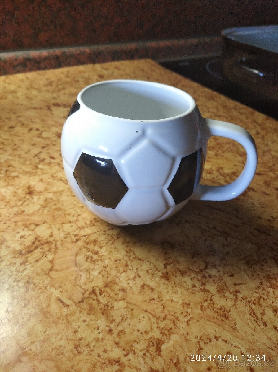 Různé sklenicky, hrnecky - 2