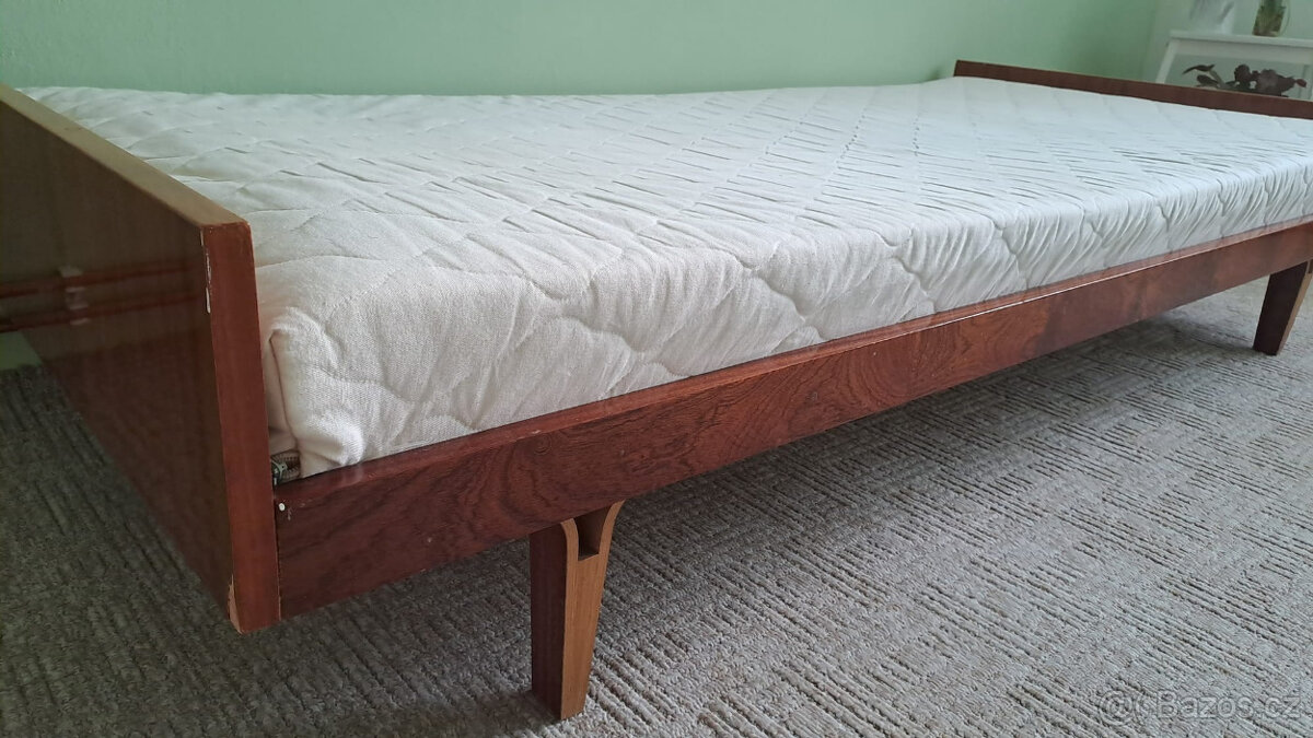 Daruji 2 postele s matracemi - 2