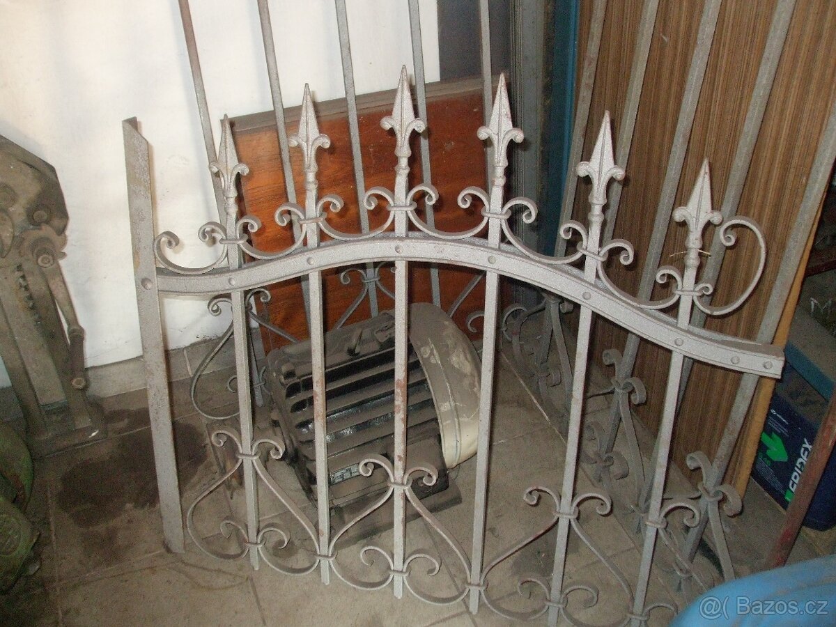 mříže,zábradlí,plech 2x1 metr - 2