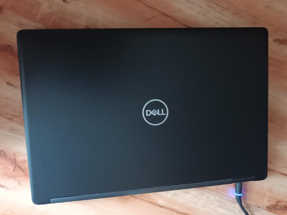 Dell Latitude 5590 , Core- i5 , nová baterie. - 2