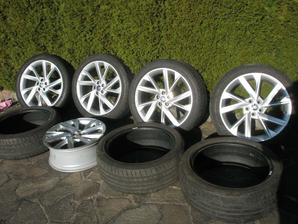 3x Goodyear Eagle F1 215/45 R18 89V - 2