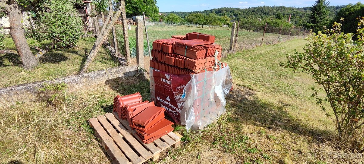 Prodám střešní tašku Tondach Figaro 11-červená - 2