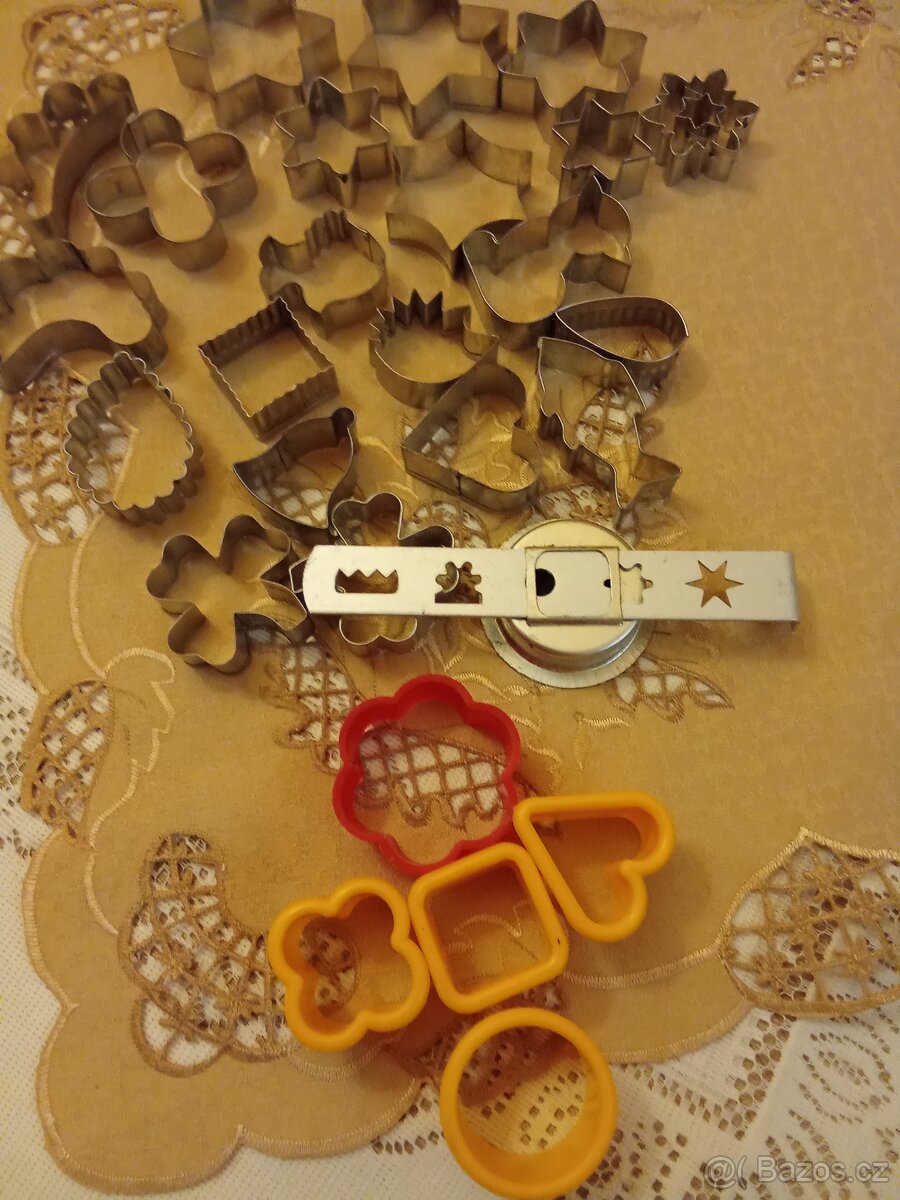 Vykrajovátka a formičky na cukroví - 2