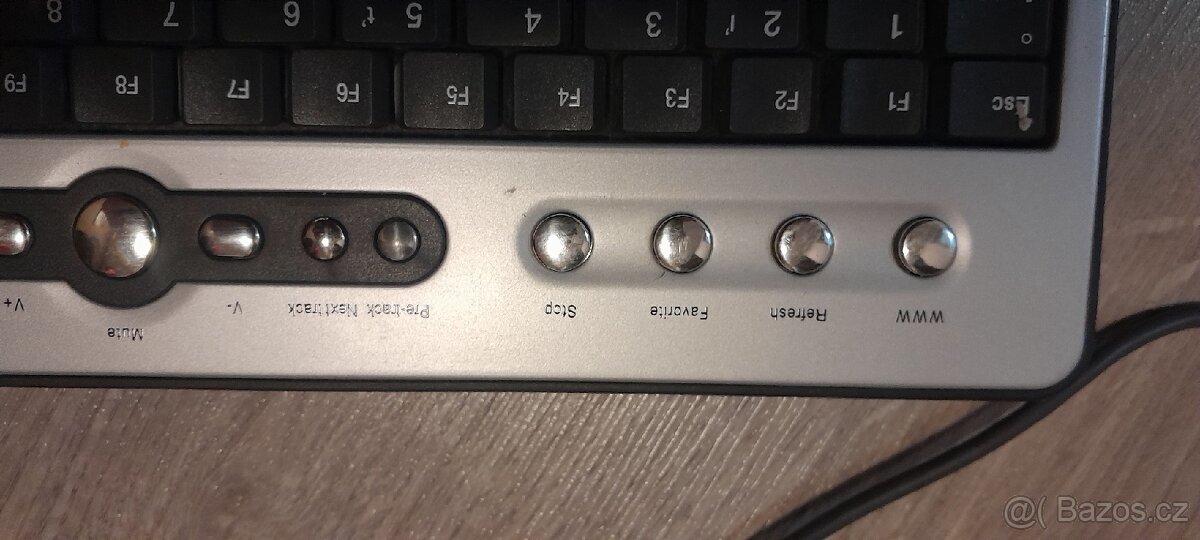 2 klavesnice - 2