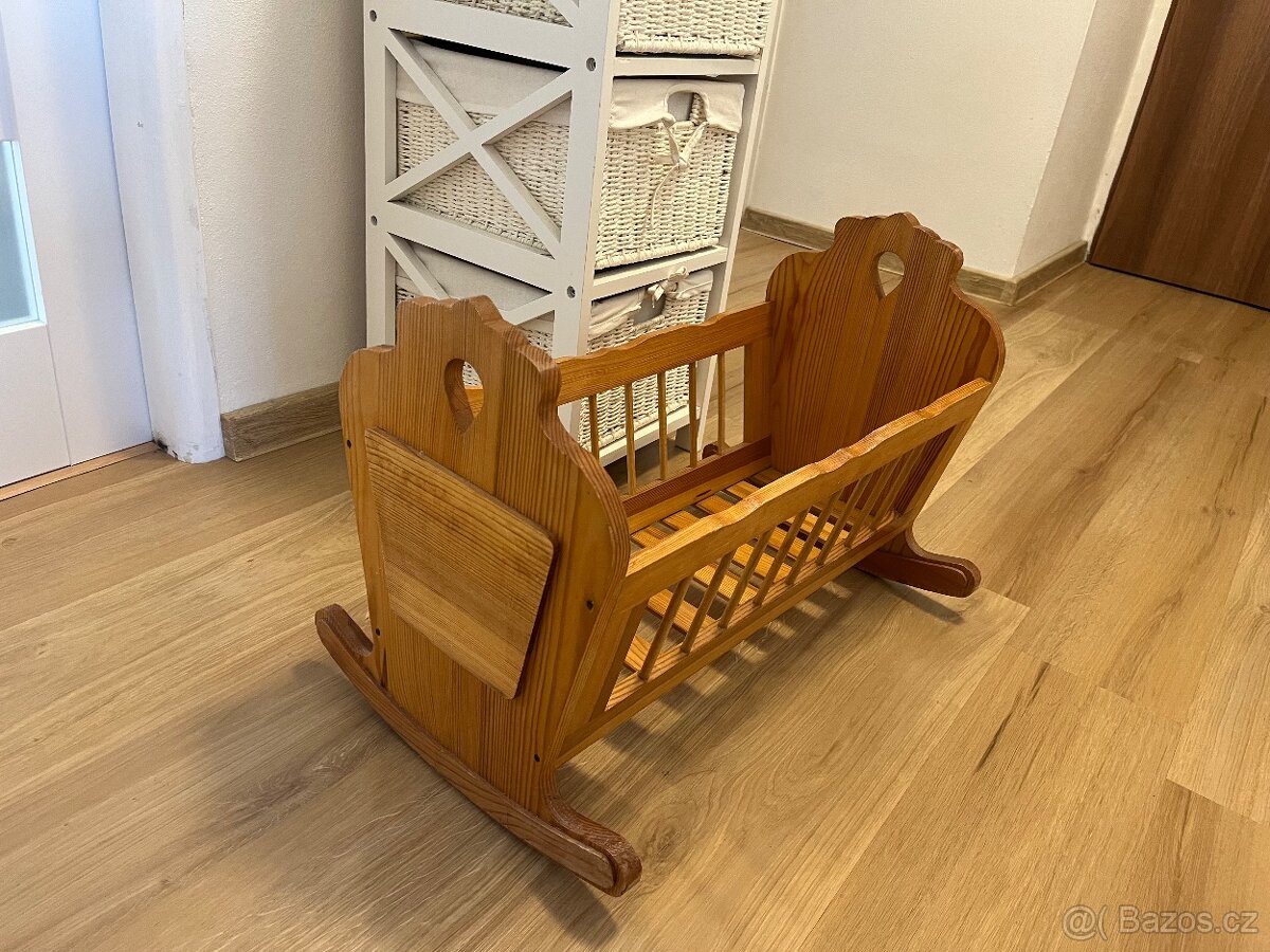 Dřevěná kolébka - 2