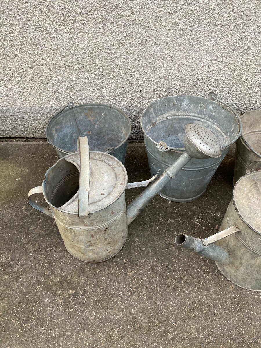 Pozinkované kýble a konve - 2