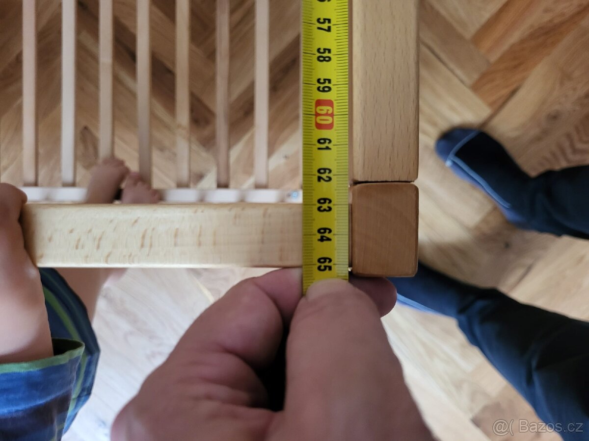 Dětská postýlka s matrací, kapsářem a mantinelem - 2