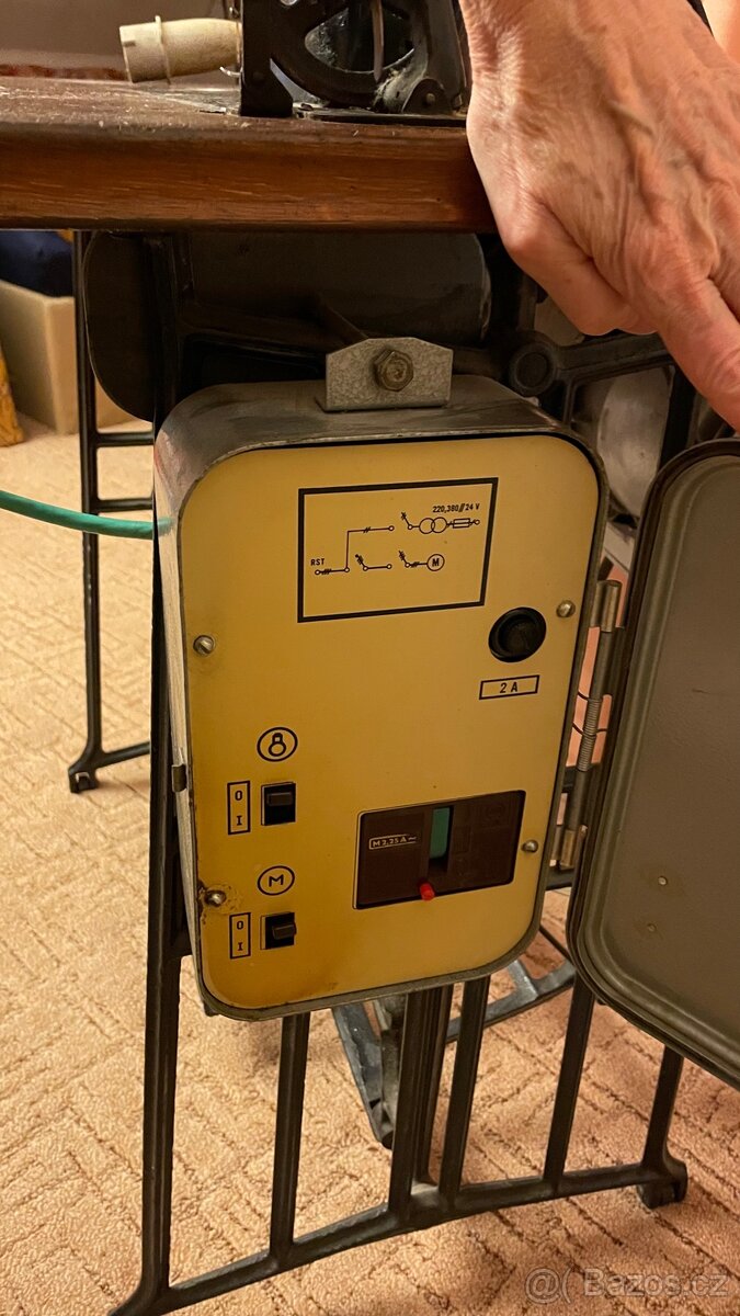 Průmyslový šicí stroj Minerva - 2