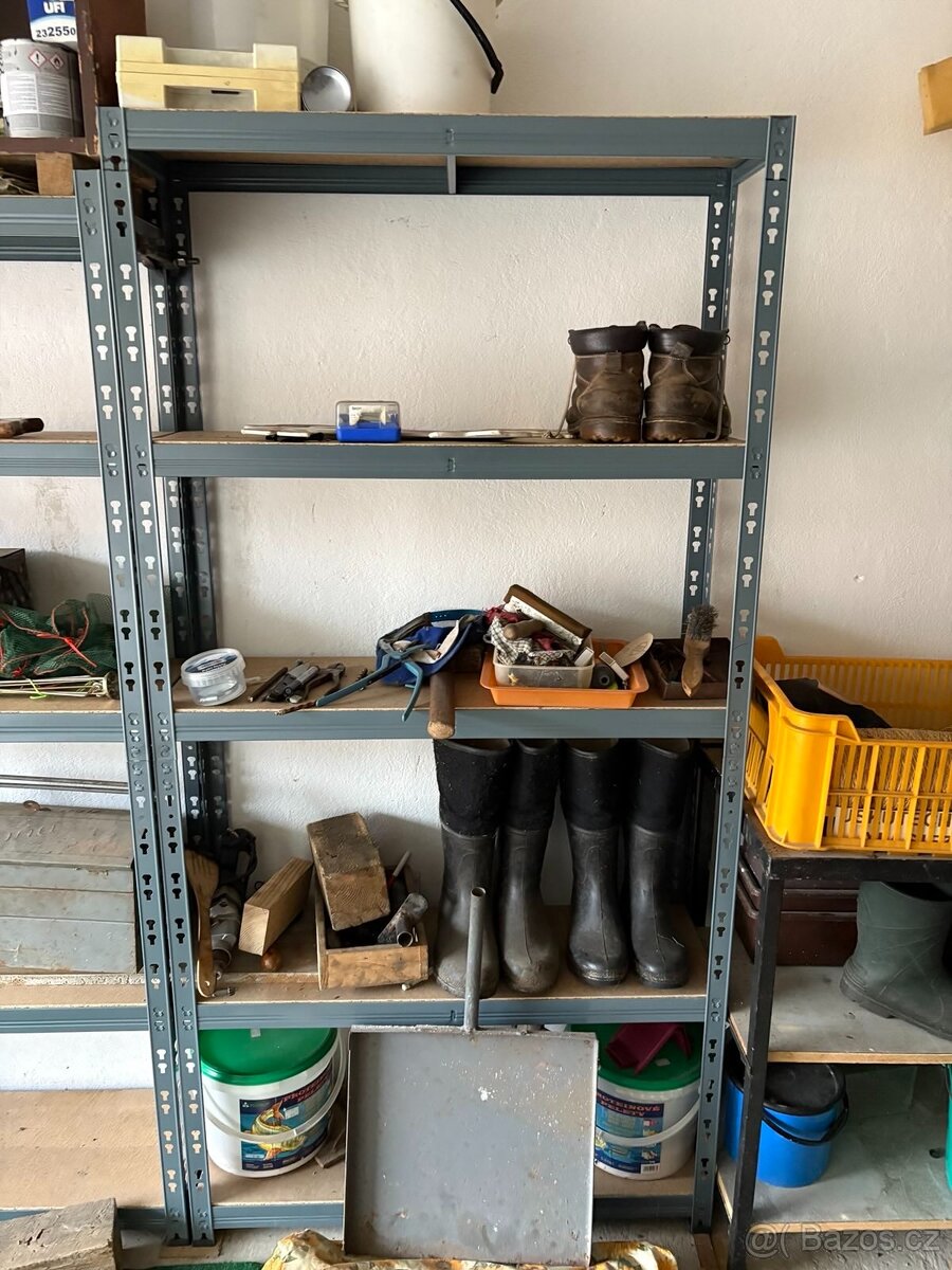 Kovový policový regál - 2