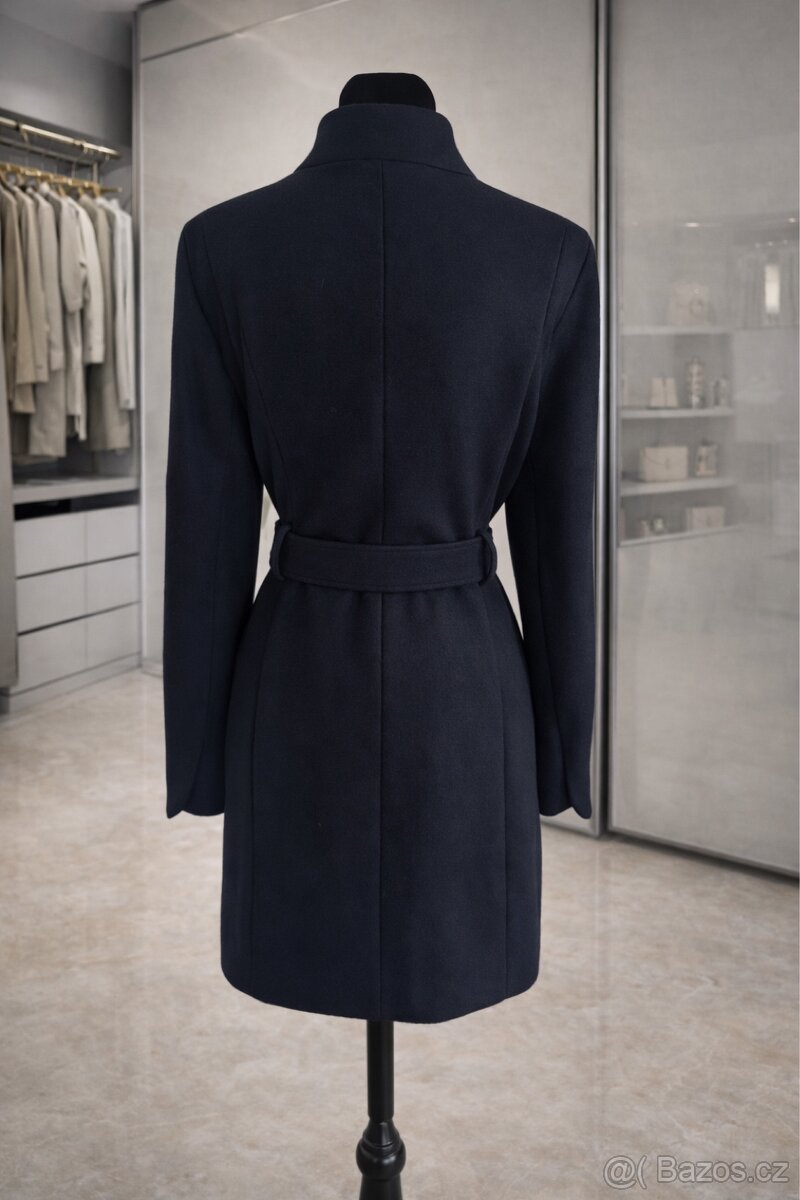 Tmave modry kabatek s vlnou vel L - 2