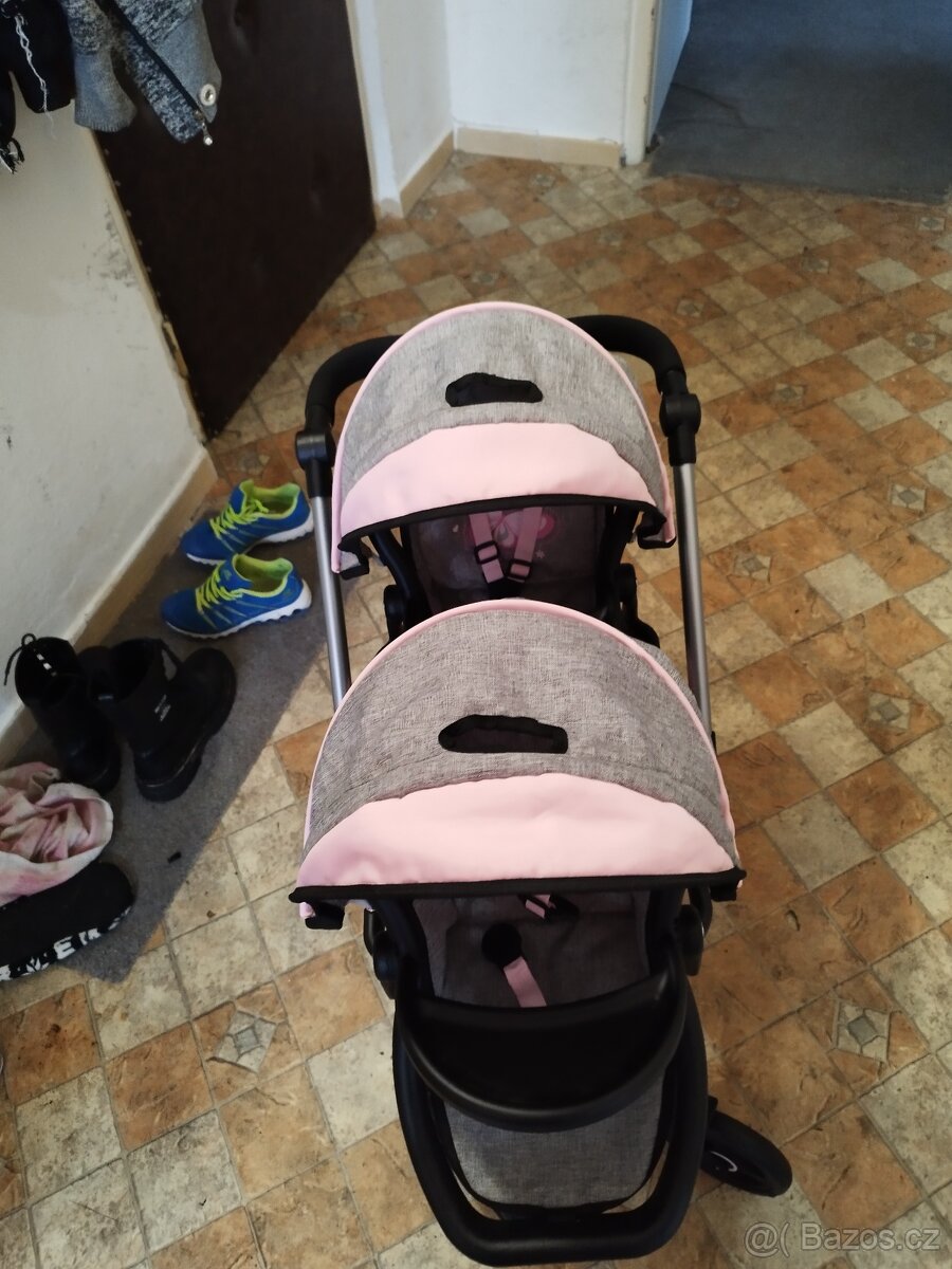 Kočárek pro panenky - 2