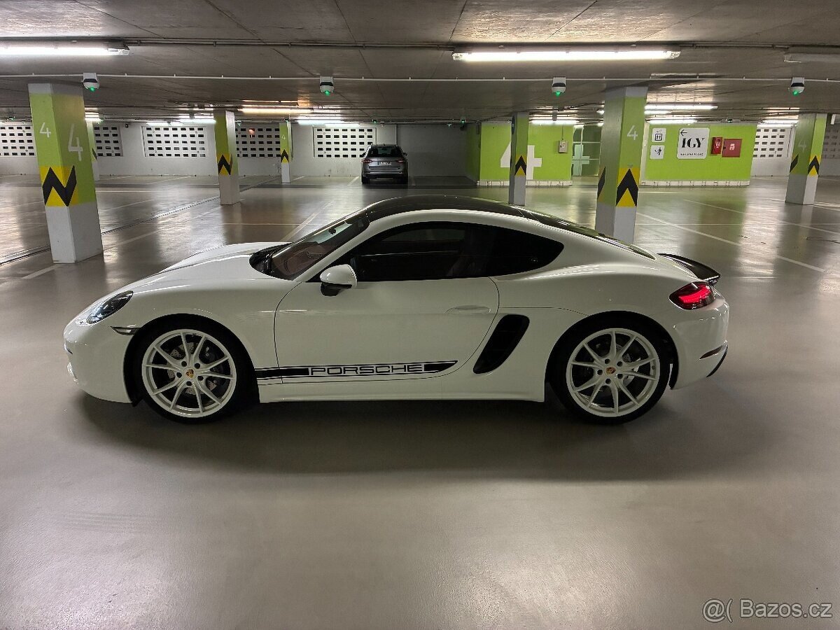 Porsche 718 Cayman - 2
