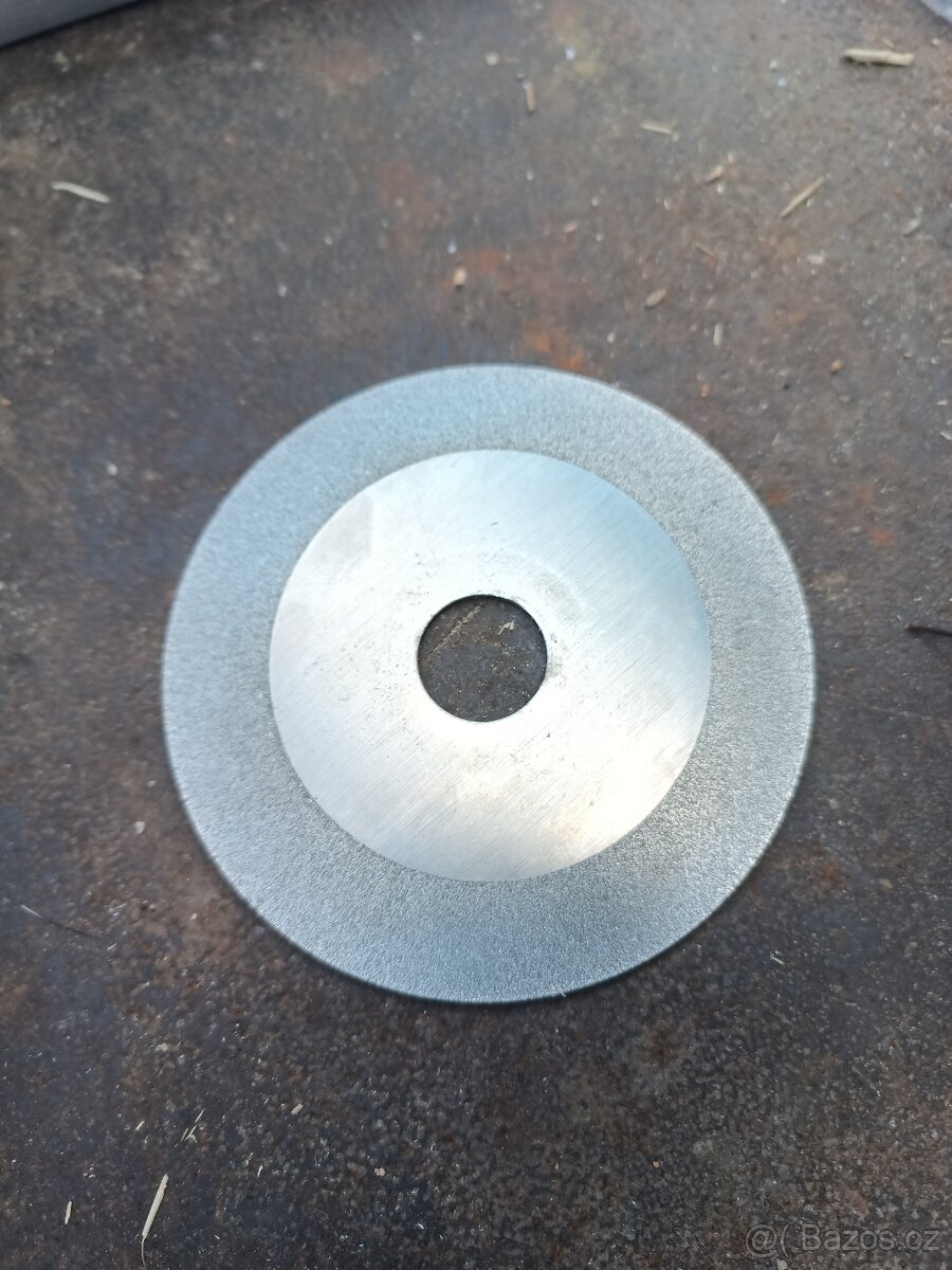 Bruska pilovych kotoučů - 2