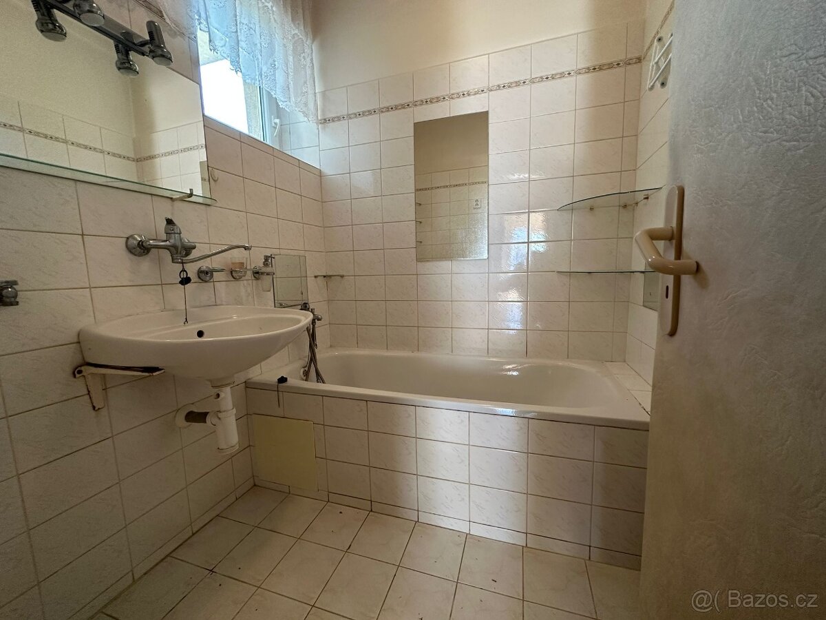 Pronajmu byt 2 + 1 - 2