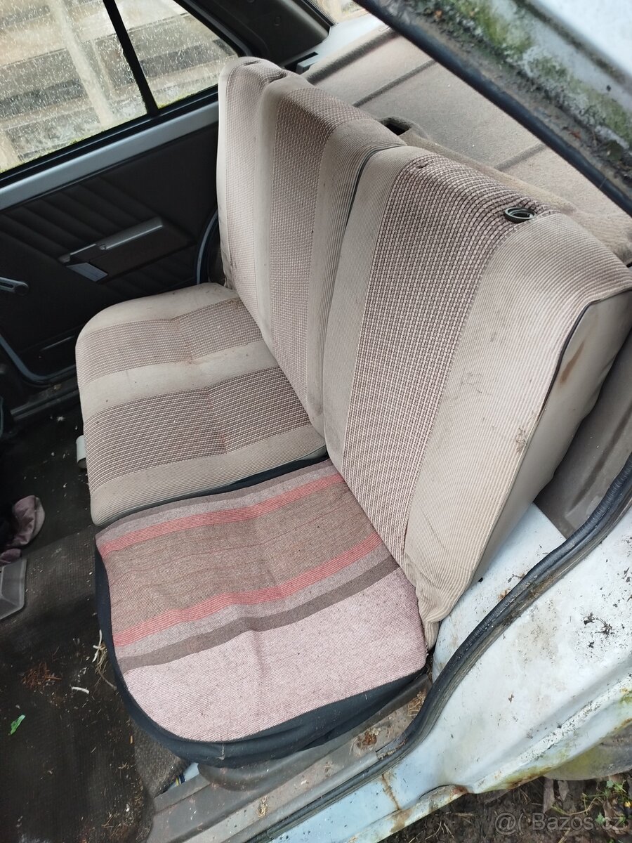 Sedačky Škoda Favorit - 2