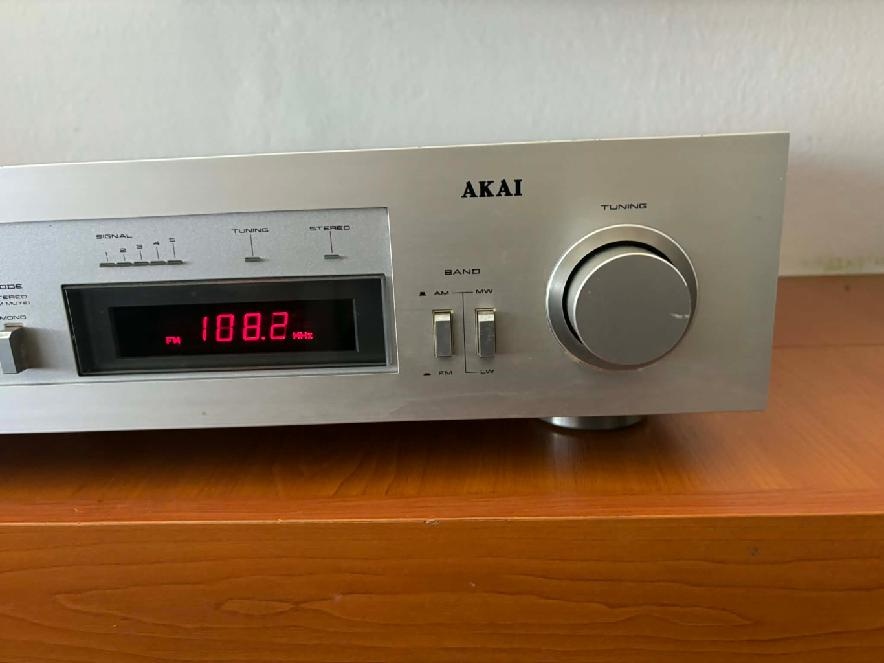 Prodám .Rádio AKAI - 2