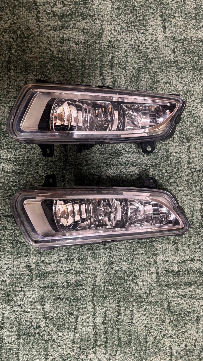 Prodám mlhová světla Polo 6r - 2