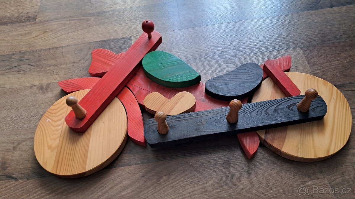 Dřevěný věšák motorka - 2