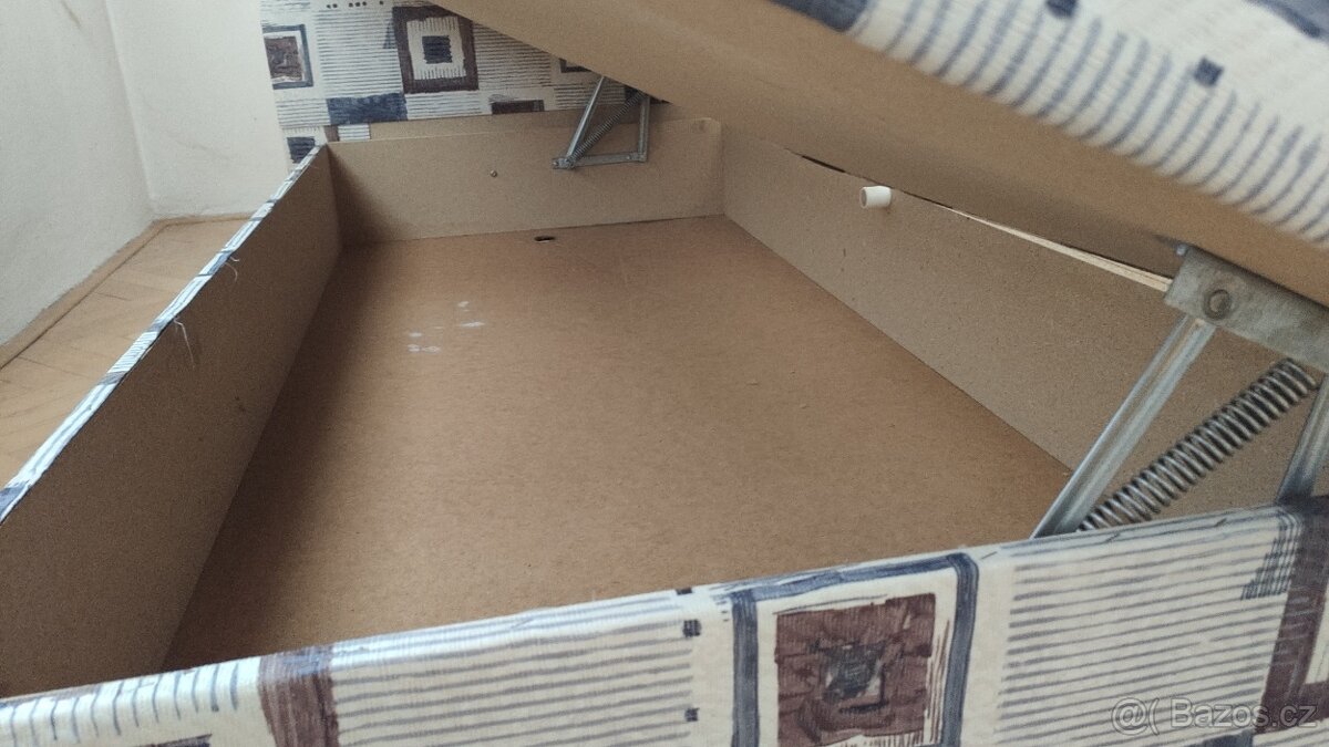 Manželská postel / letiště - 2