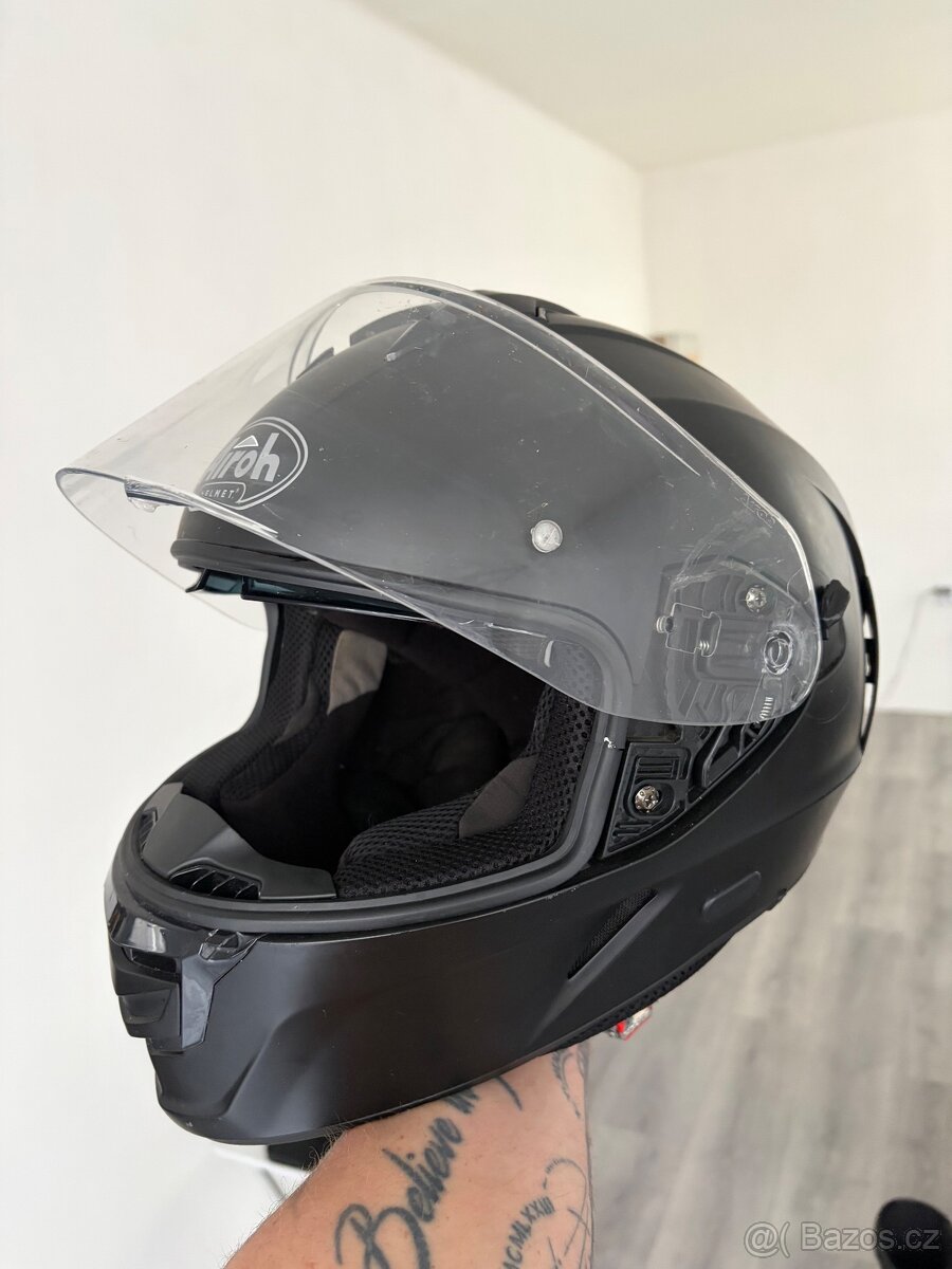 Integrální helma Airoh XL - 2