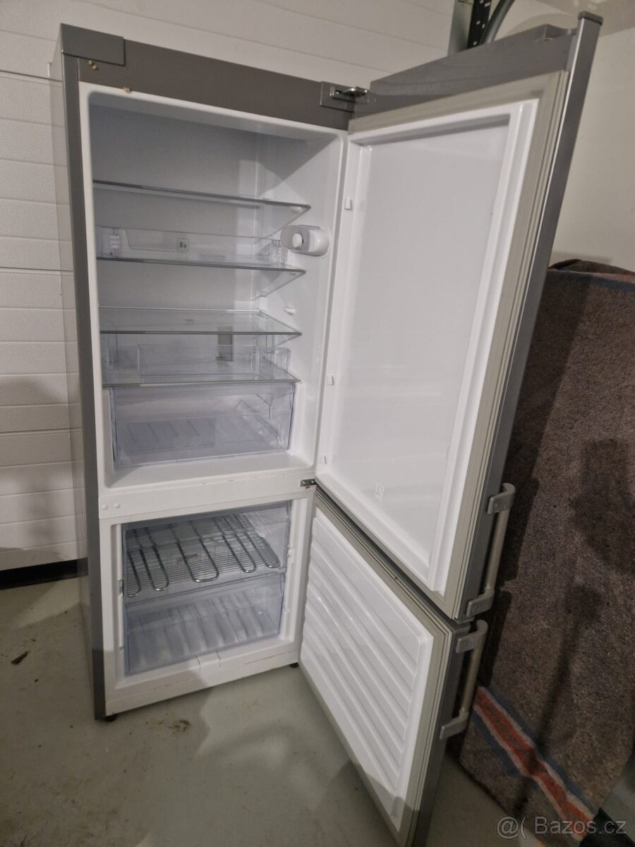 Whirlpool Lednice s mrazákem - 2