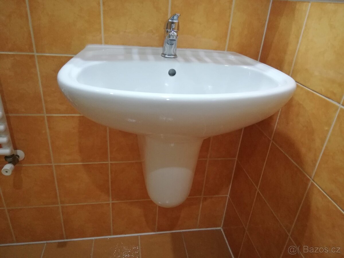 Umyvadlo s půlnohou - 2