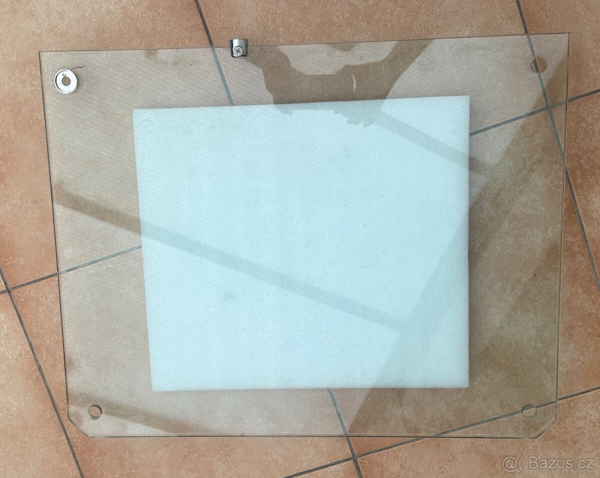 Skleněný konferenční stůl, 1cm tloušťka (těžký, bytelný stůl - 2