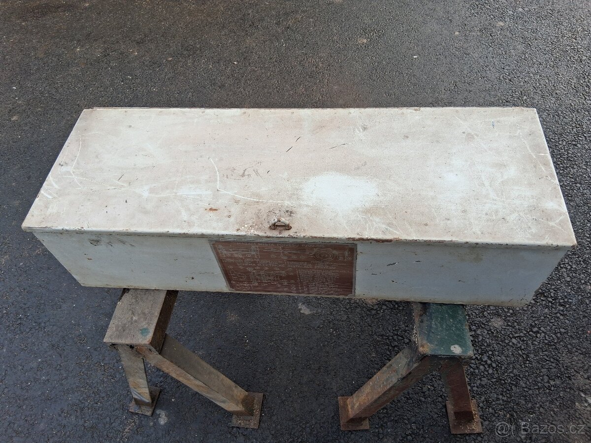 Plechová bedna box na nářadí - 2