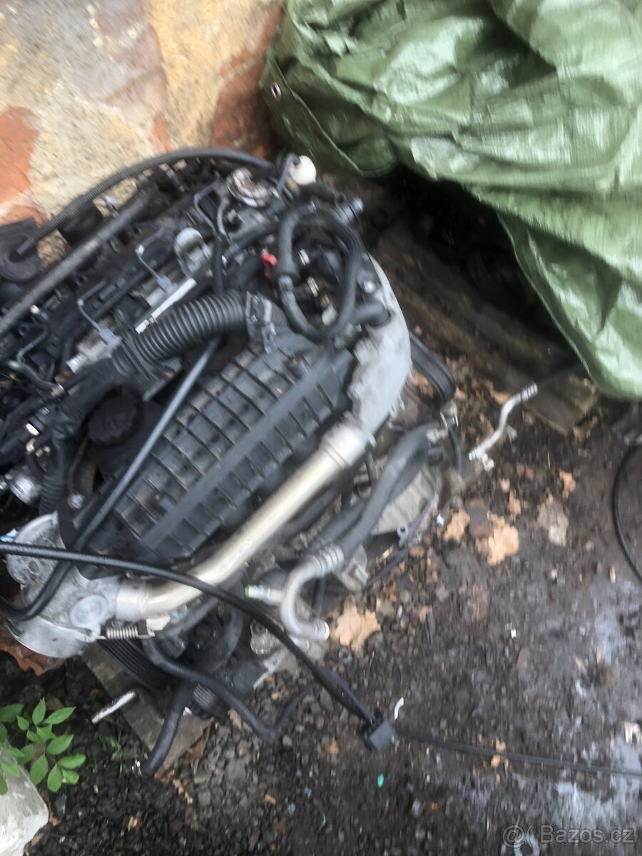 Prodám kompletní motor Mercedes 220 CDI 110 KW - 2