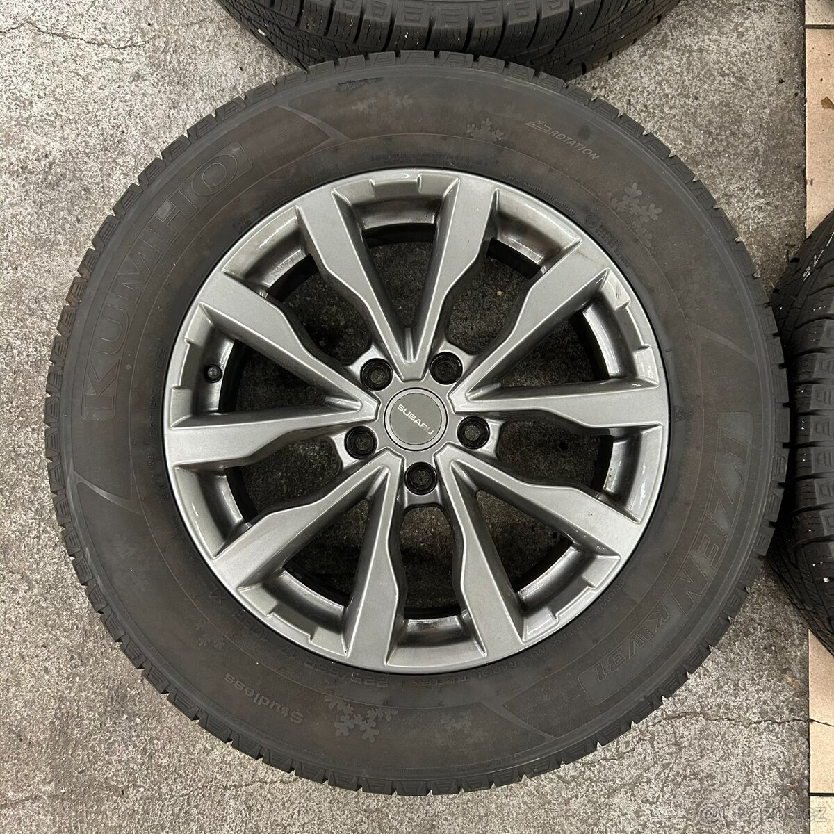 Subaru Outback zimní sada kol KUMHO 225/65/R17 - šedá - 2