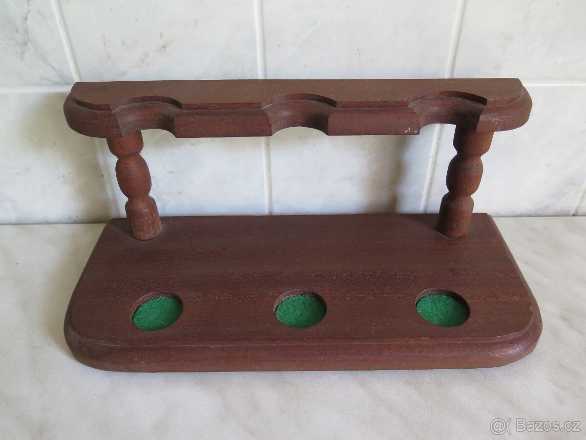 Stojánek na dýmky - 2