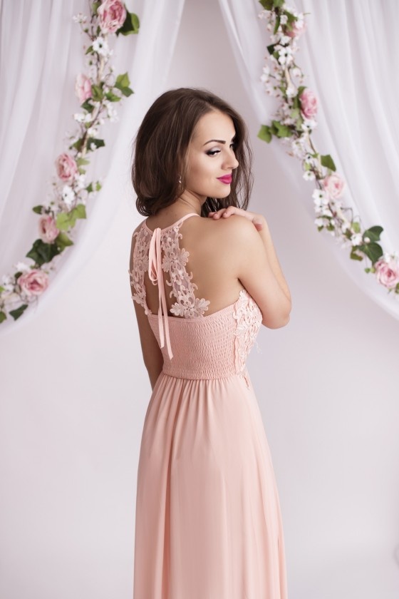 Meruňkové šaty s rozpakem na svatbu, ples. - 2