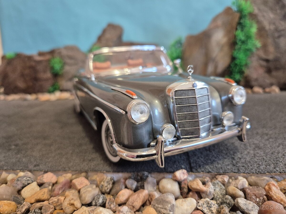 Prodám model 1:18 Mercedes Benz 220SE cabrio - 2