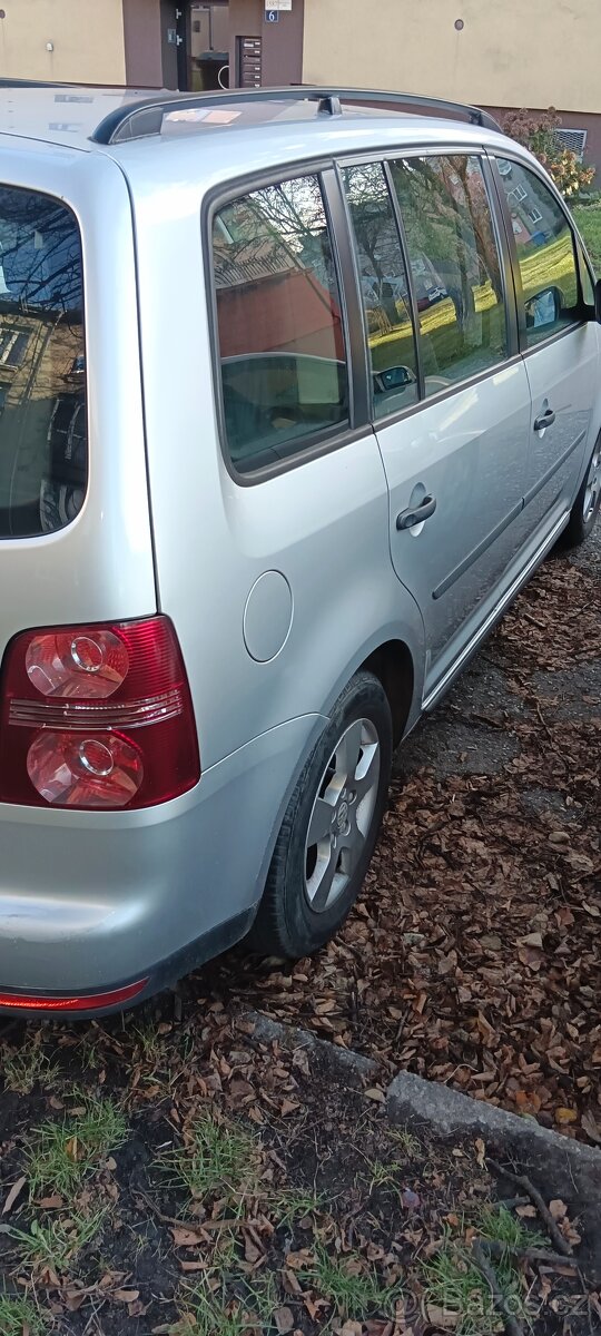 VW Touran - 2