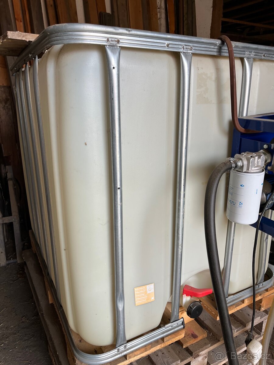 IBC nádrž 1000l - 2