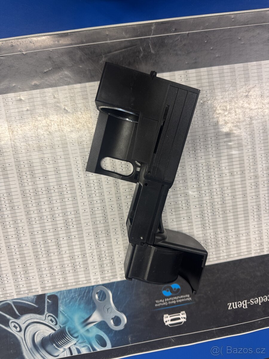 Mercedes Benz 211, 219 - 2