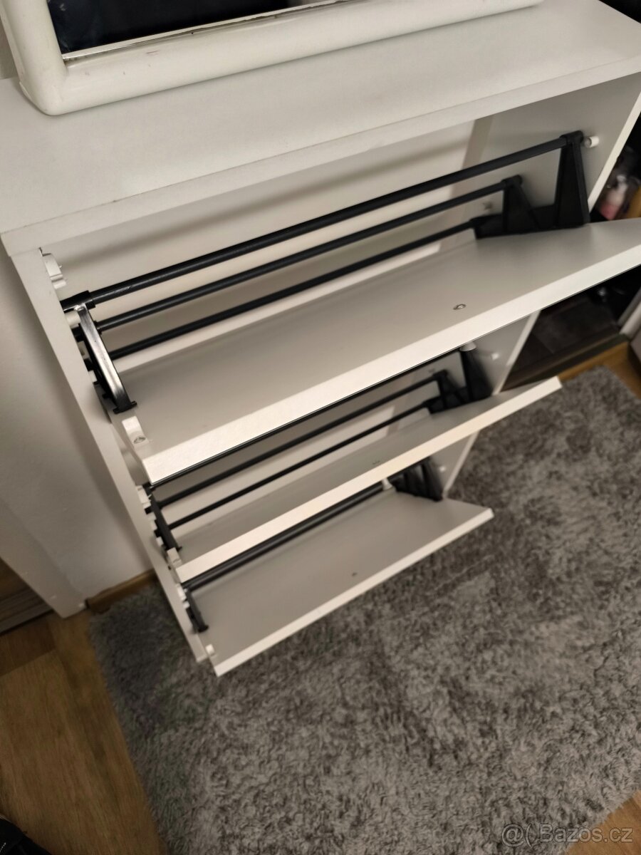 Vyklápěcí botník - 2