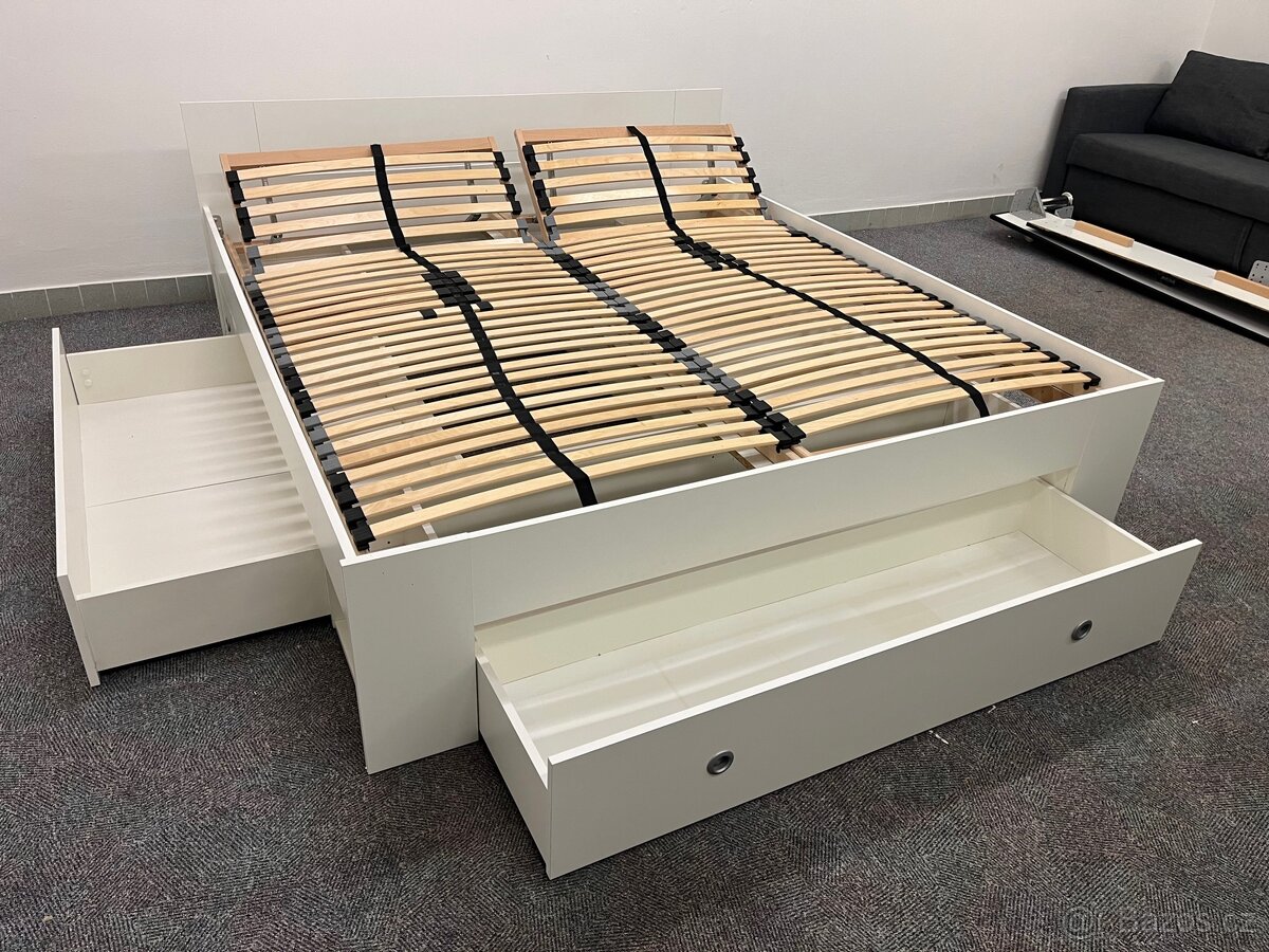 Postel s matracemi a úložným prostorem - 2